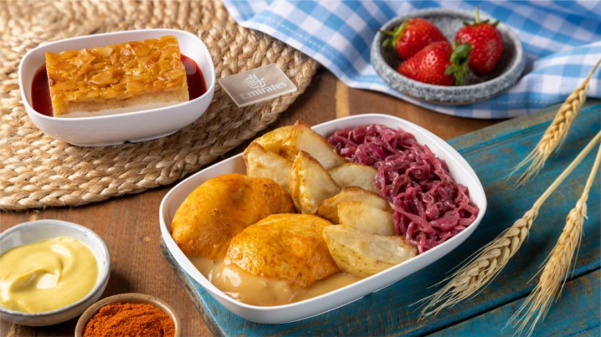 [사진 1] 에미레이트 항공, 옥토버페스트 맞이하여 독일 전통 음식 포함된 특별 기내식 선봬.jpg