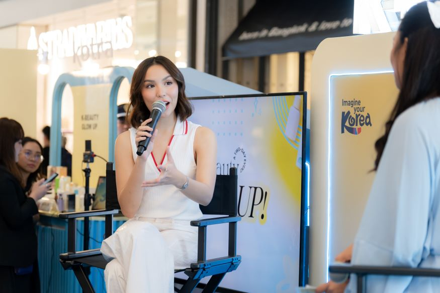 [한국관광공사] K-Beauty Glow Up 2025 에서 K-뷰티 토크쇼 중인 필리핀 톱스타 카일린 알칸타라.jpg