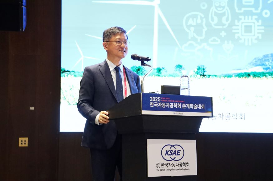 [사진자료] 한국자동차공학회 황성호 회장.jpg