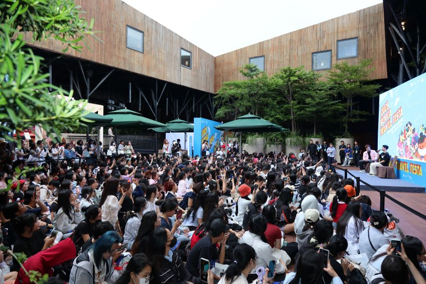 [한국관광공사] 코리아 트래블 페스타에서 진행된 LCK 선수 팬미팅 현장.jpg