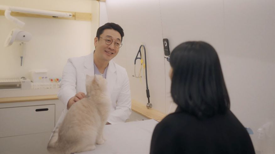 사진4-이베코 데일리 밴, 반려동물 이동 검진 차량.jpg